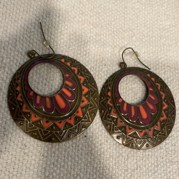 Hypoallergenic graphic round keyhole boho earrings - Picture 1 of 4
